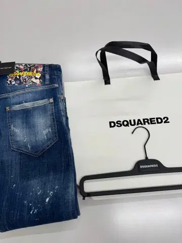 DSQUARED2 데미지 가공 스트레이트 청바지
