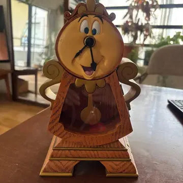 비스트 시계 애니메이션 스타일