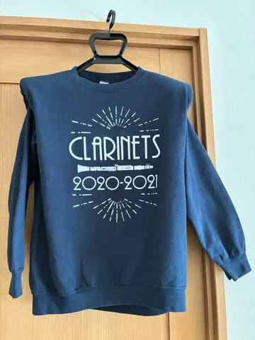 zechito 파워 숄더 네이비 컬러 화이트 로고