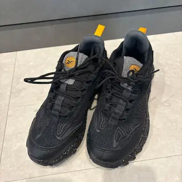 미사용 새상품 Reebok 지그 키네티카 스니커즈 비브람 블랙