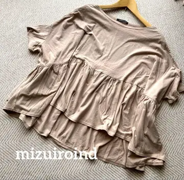 [ 새상품급 ] mizuiroind 볼륨 개더 플레어 베이지 티셔츠