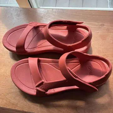 TEVA 데바 허리케인 드리프트 샌들