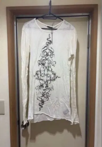 hyde 착용 CATORCE SNAKEPRINT 라르크 if