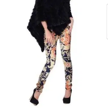 [새상품급] Rady 퀸 스카프 패턴 스키니 팬츠 네이비 S