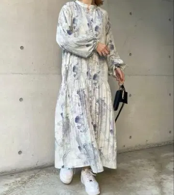 새상품급 DouDou 크러쉬 아트 패턴 셔링 원피스