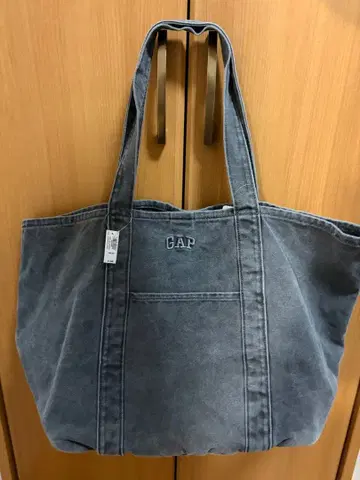 완판템 택 포함 새상품 GAP 로고 토트백 블랙