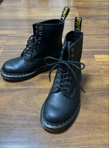 [ 닥터마틴 ] 1460 8 홀 부츠 UK4(23cm)