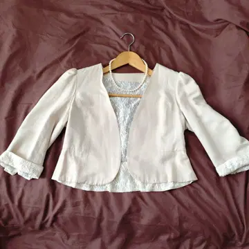 루일 에 부티크 레이스 베이지 볼레로 자켓