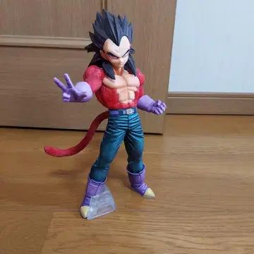 제일복권 드래곤볼 C상 초사이어인 4 베지터 피규어