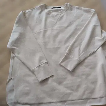 Sans Souci 크림색 긴팔 T셔츠