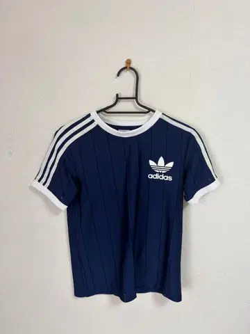 adidas 네이비 스트라이프 T셔츠 S사이즈
