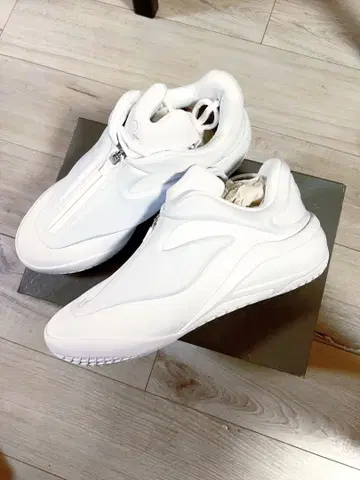 새상품 Converse SHAI 001 화이트 28cm