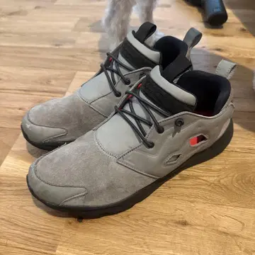 리복 그레이 스웨이드 스니커즈