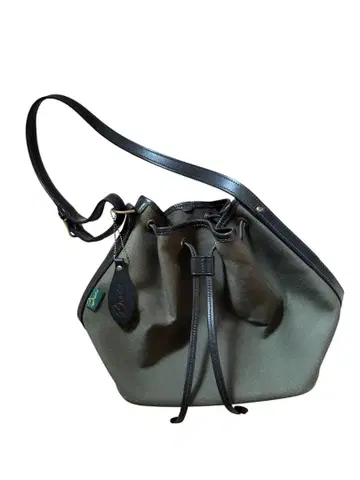 영국제 BRADY 브레디 CALDER 복조리형 숄더백