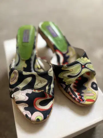 EMILIO PUCCI 컬러풀 뮬 샌들 오픈토