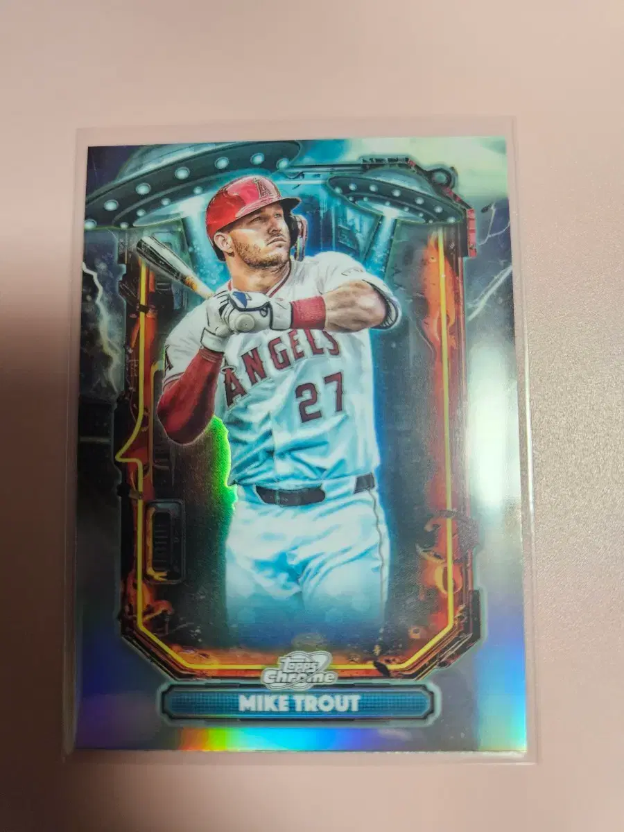 마이크 트라웃 2025 Topps Chrome Cosmic