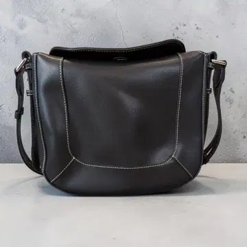 새상품급 L'Avenir TOMORROWLAND 별주 숄더백