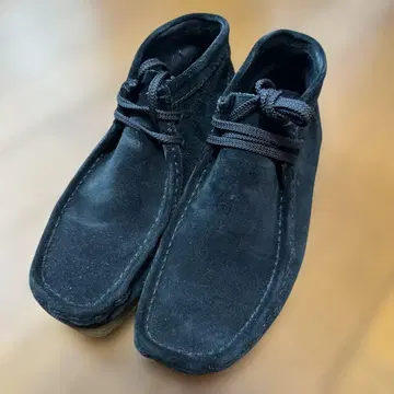 Clarks Wallabee