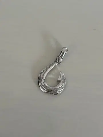 실버 후크형 펜던트 하와이안 주얼리