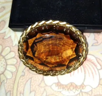 영국제 브라운 유리 빈티지 오벌 브로치