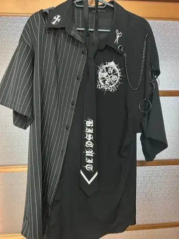 Noemie 반팔 병약계 넥타이 블랙