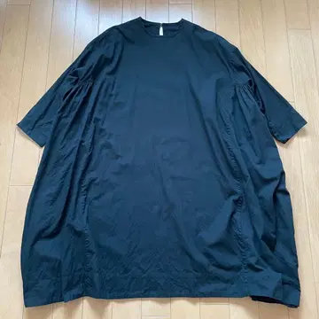 ARTS&SCIENCE 사이드 개더 텐트 라인 드레스 짙은 녹색 원피스