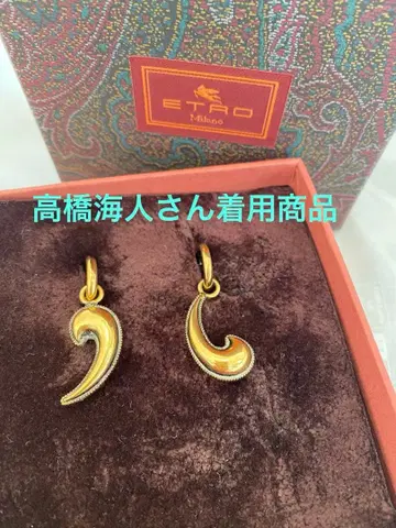 공식 완판템! 타카하시 카이토 착용 ETRO 골드 곡선 디자인 귀걸이