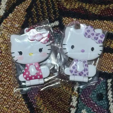 헬로키티 거울 컬렉션 부착 구미 키링 2개 세트