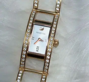 Swarovski 골드 스톤 장식 시계 배터리 교환 완료