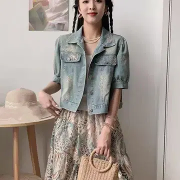 자수 장식 라이트 블루 데님 자켓