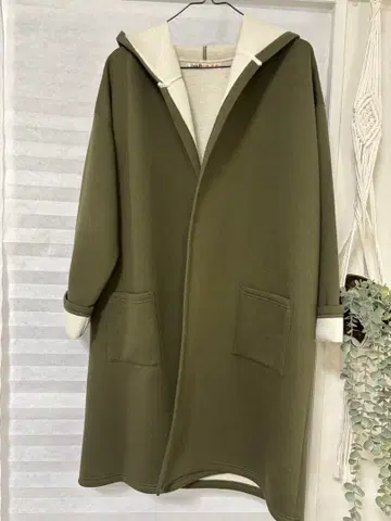 스프링 코트 카키색 가벼운 소재