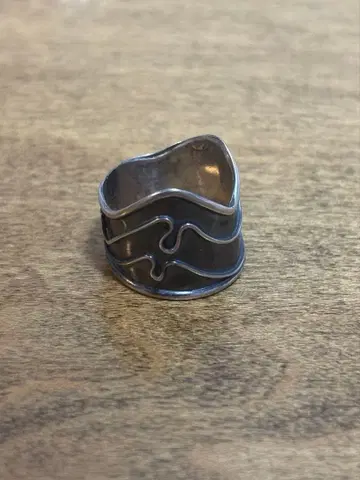 빈티지 반지 파도 모티브