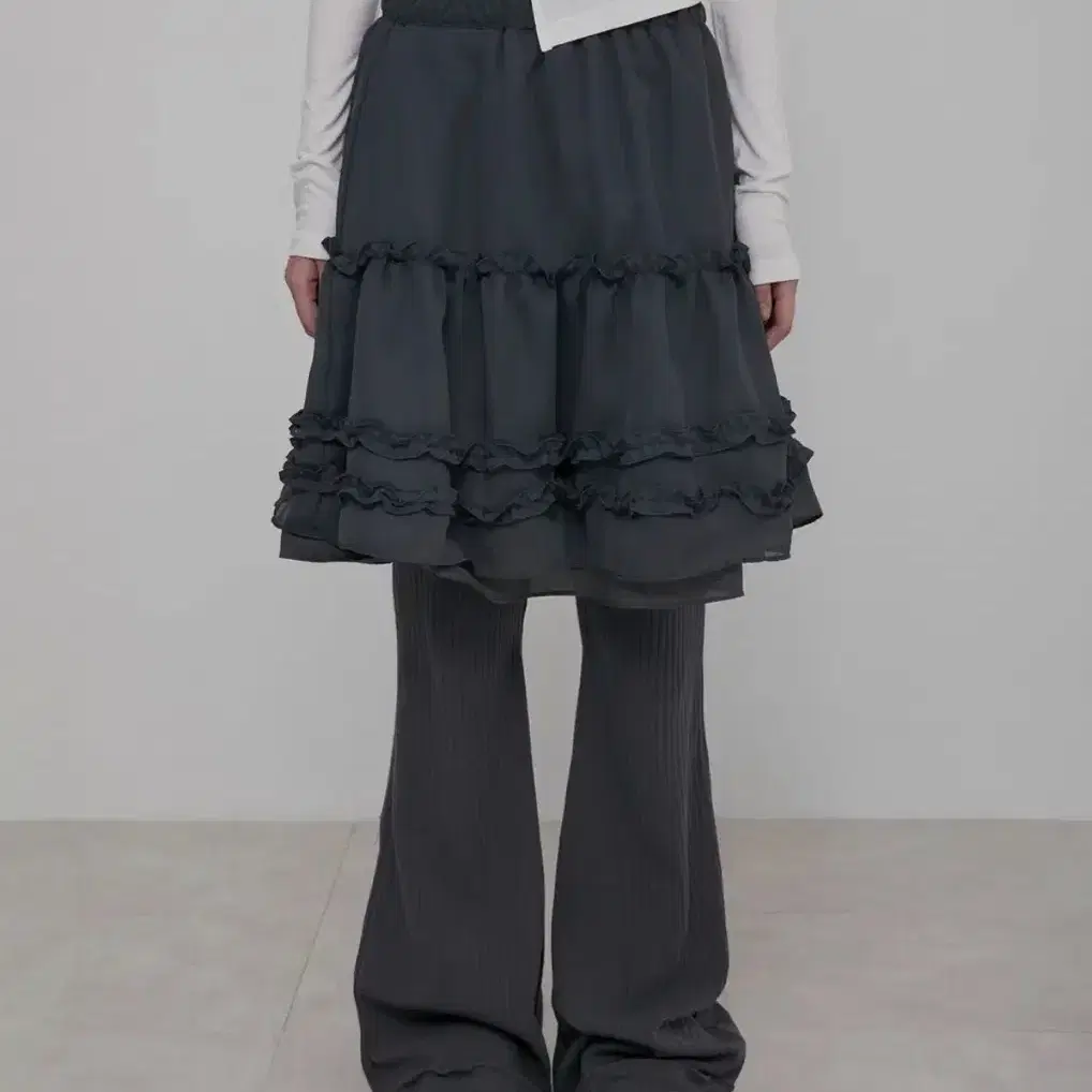 FLAREUP Faye Frill Midi Skirt ブラック FEKETE（フェケテ） スカート