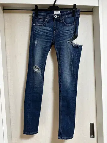 극미품 GYDA 제이다 SIDE RIPPED 사이드립 스키니