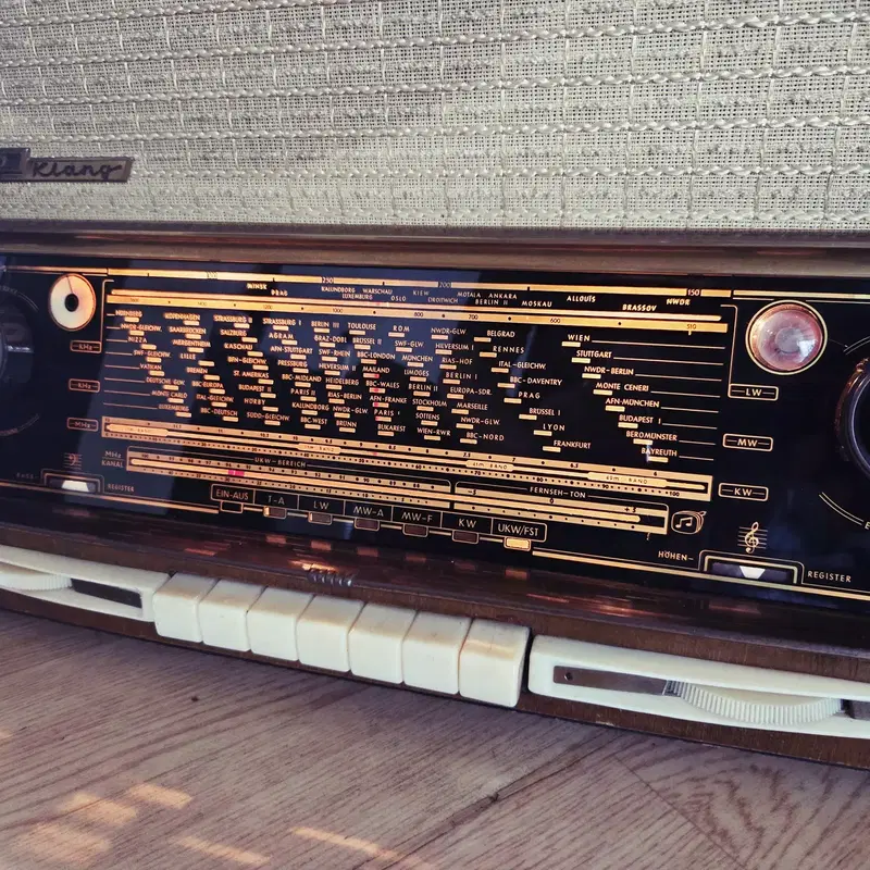 그룬딕 4035W / 3D Klang 빈티지 라디오 Grundig