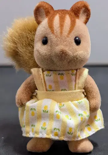 에포크사 실바니안 패밀리 호두 다람쥐 여자아이