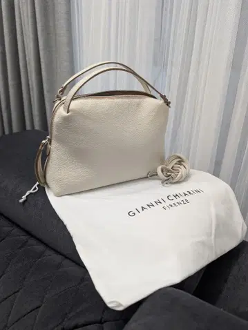 [ 미사용 새상품 ] 지안니 키아리니 알리파 M