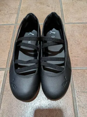 인기 상품 Puma 블랙 플랫슈즈 스트랩