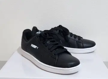 [PUMA] 블랙 스니커즈 / 화이트 밑창 4 (23cm)