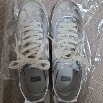 오니츠카타이거 멕시코 66 실버