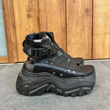 YOSUKE 통굽 스트랩 부츠 블랙 L