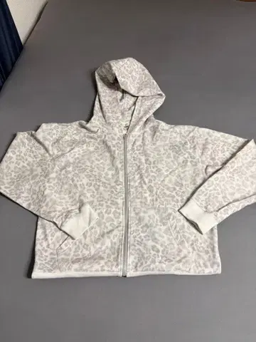 future archive y2k 화이트 레오파드 후드티 (완판템)