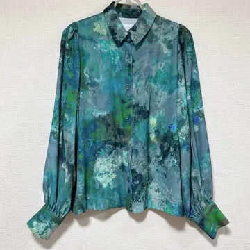 HARE BLUR 아트 셔츠 그린