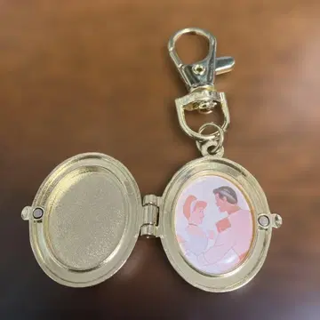 신데렐라 로켓형 키링 디즈니 스토어