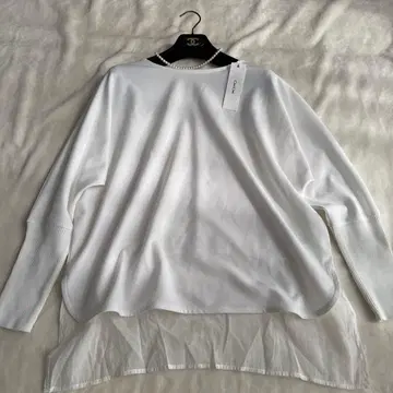 DOUDOU 화이트 절개 티셔츠