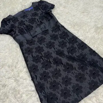 엠즈 그레이시 블랙 플라워 무늬 무릎 기장 원피스 36