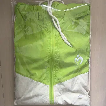 [ 미개봉 새상품 ] 미세스 젠진미도와 이뮤터블 나일론 후드티 L