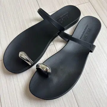[ 거의 새상품 ] 메탈 토링 샌들