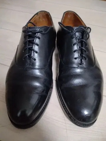 Alden 932 블랙 플레인 토 발모랄