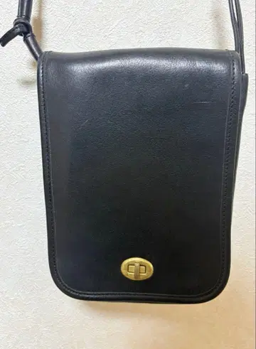 SLOW 블랙 가죽 숄더백